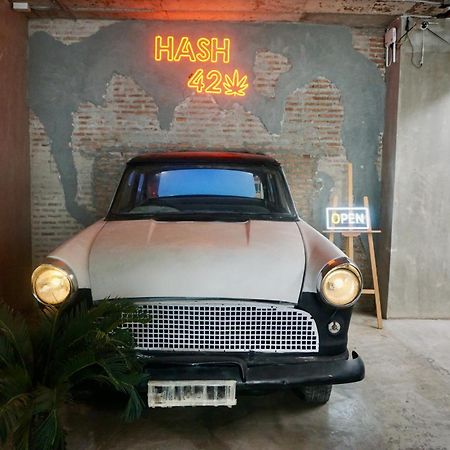 Silom Soi 3 Hash Apartment Hip And Funky With Rooftop View Бангкок Экстерьер фото