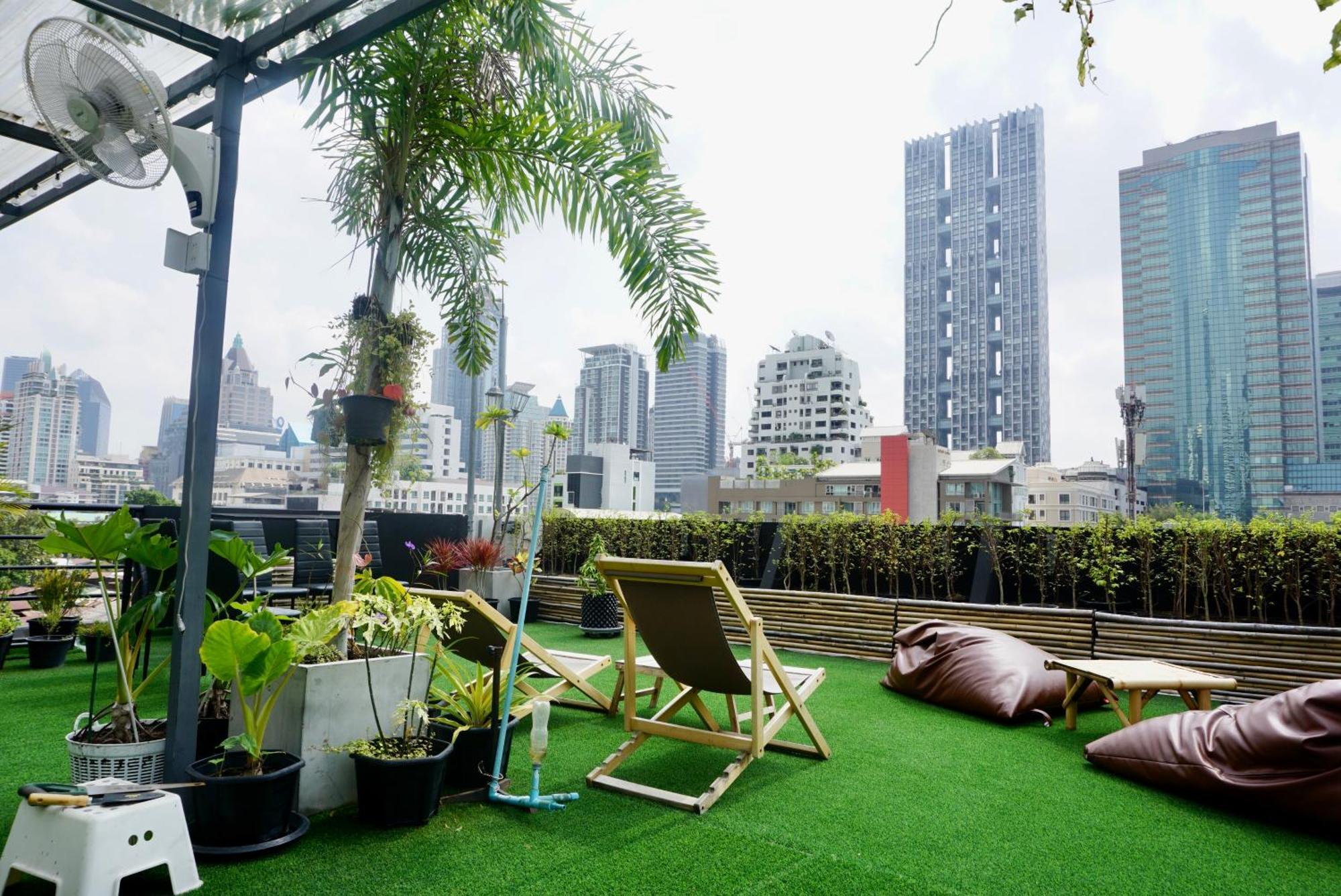 Silom Soi 3 Hash Apartment Hip And Funky With Rooftop View Бангкок Экстерьер фото