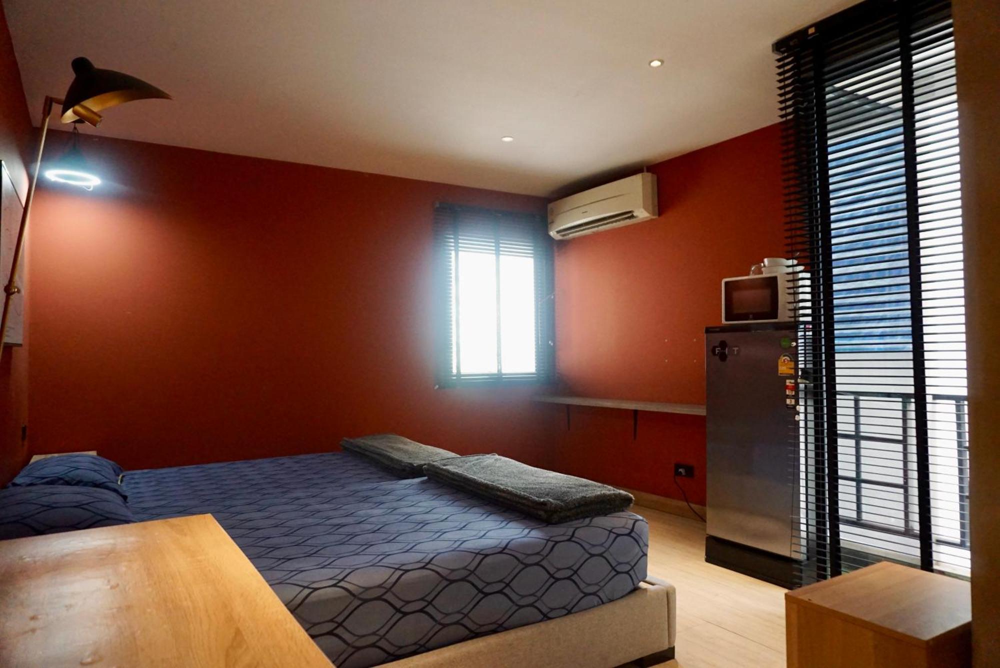 Silom Soi 3 Hash Apartment Hip And Funky With Rooftop View Бангкок Экстерьер фото