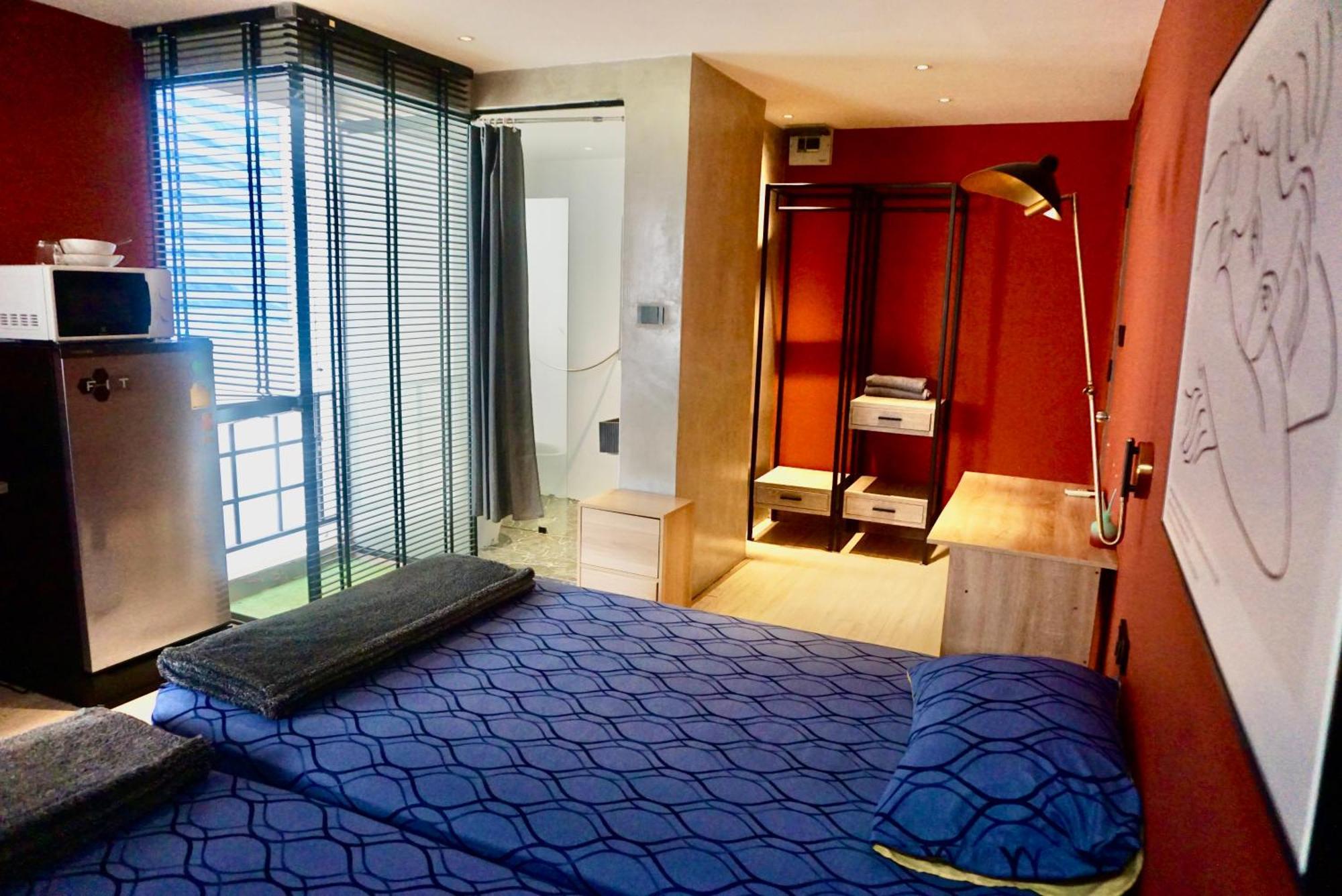 Silom Soi 3 Hash Apartment Hip And Funky With Rooftop View Бангкок Экстерьер фото