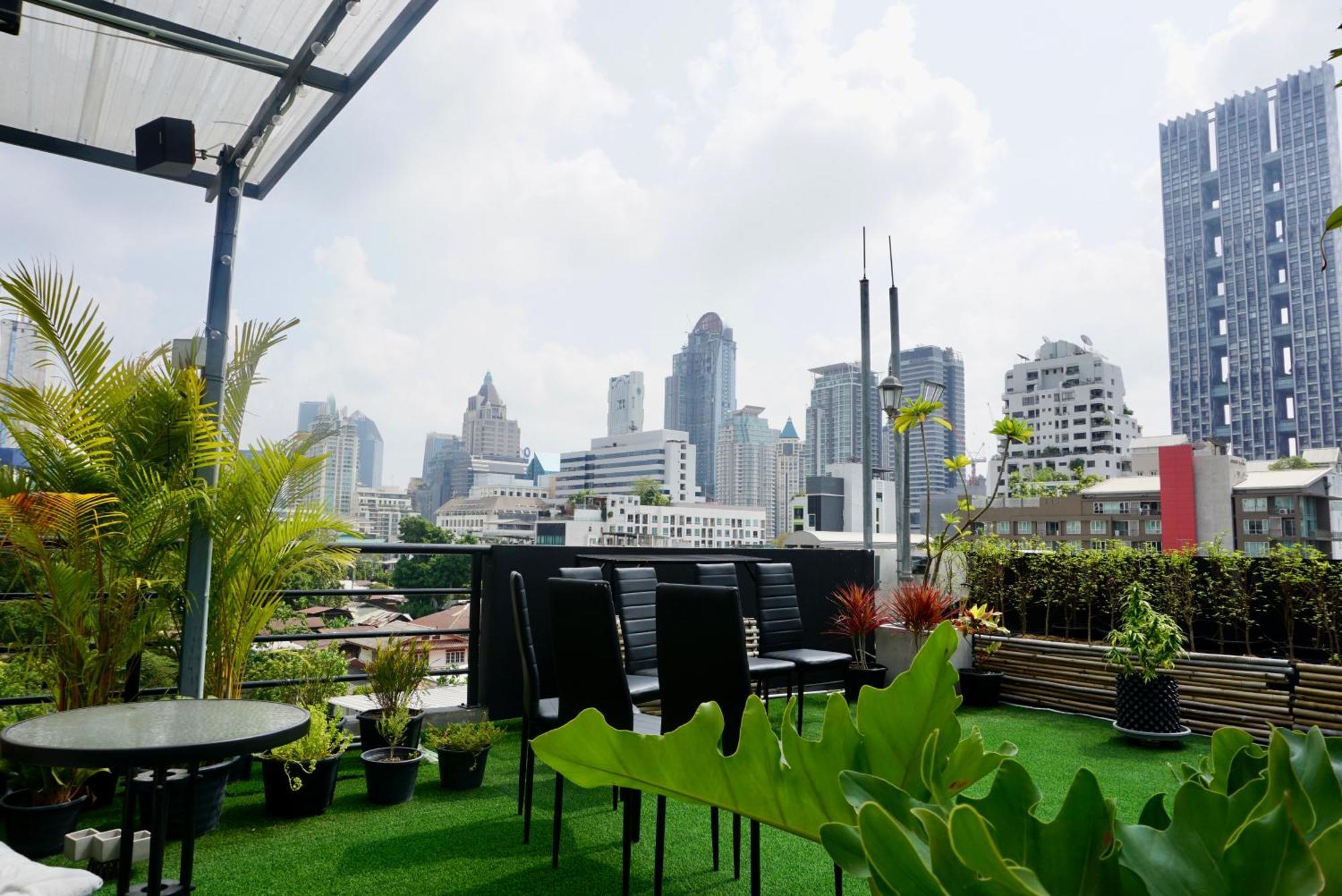 Silom Soi 3 Hash Apartment Hip And Funky With Rooftop View Бангкок Экстерьер фото